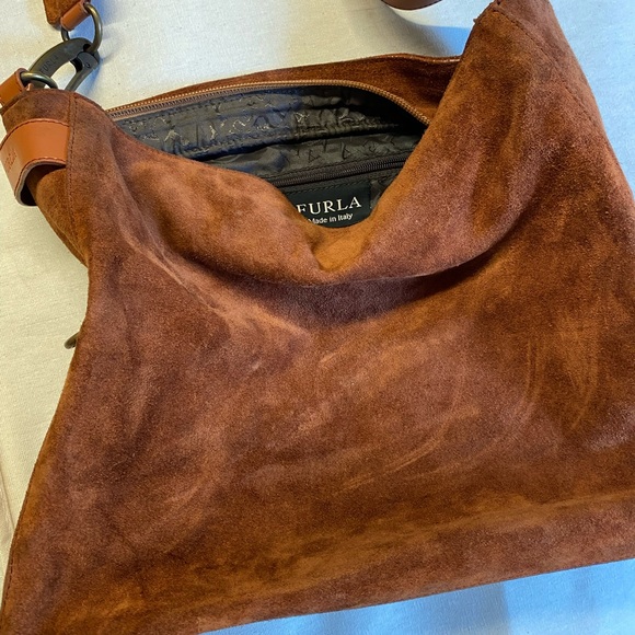 Authentic Furla bag bought in Italy, side, excellent condition - Picture 2 of 5